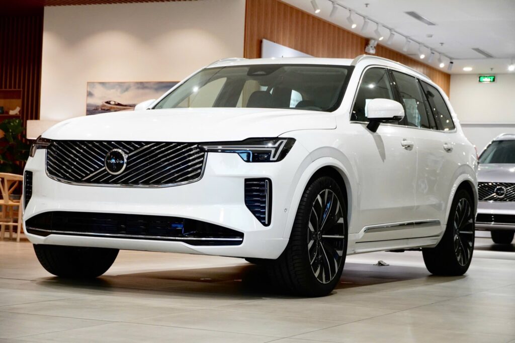 Volvo XC90 Ultra 4 Volvo XC90 Ultra Volvo XC90 Ultra B5 2026