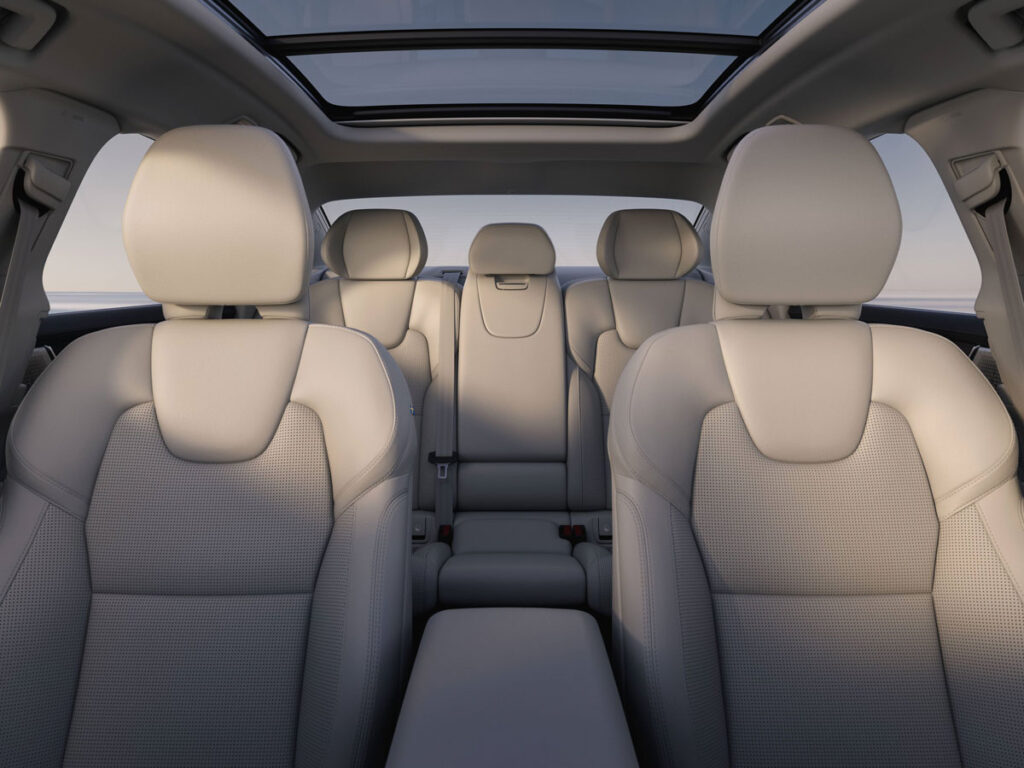 S90 Plug-in Hybrid Ultra 23 S90 Plug-in Hybrid Ultra Khoang hành khách S90