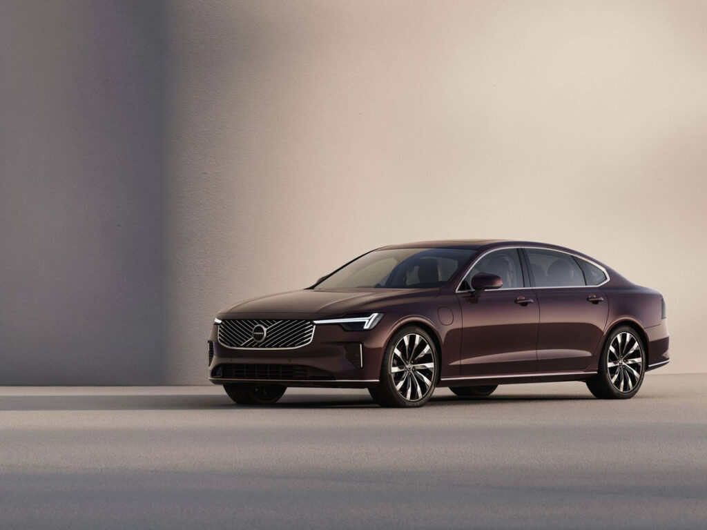 S90 Plug-in Hybrid Ultra 11 S90 Plug-in Hybrid Ultra Thân xe Volvo S90 Hybrid