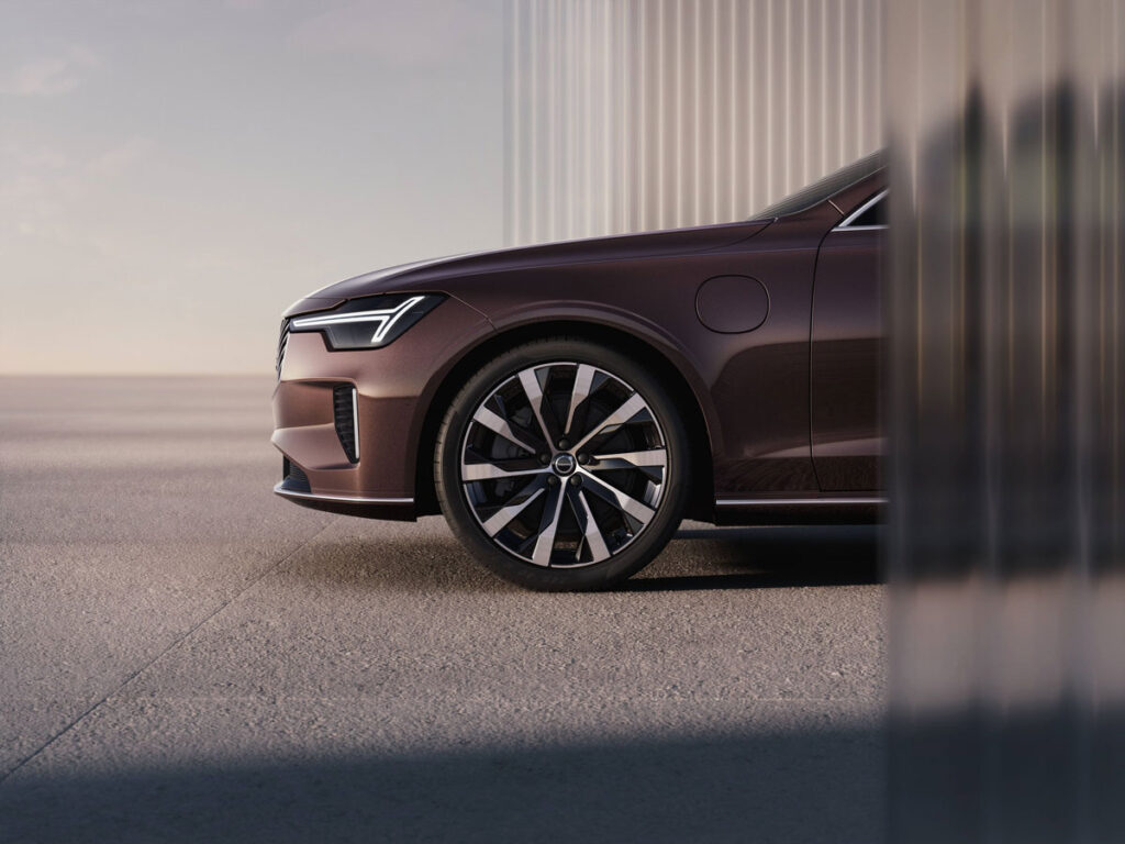 S90 Plug-in Hybrid Ultra 12 S90 Plug-in Hybrid Ultra Lazang Volvo S90