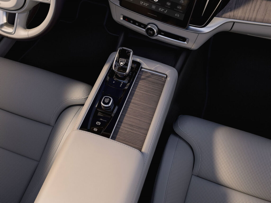 S90 Plug-in Hybrid Ultra 29 S90 Plug-in Hybrid Ultra Cần số Orrefors