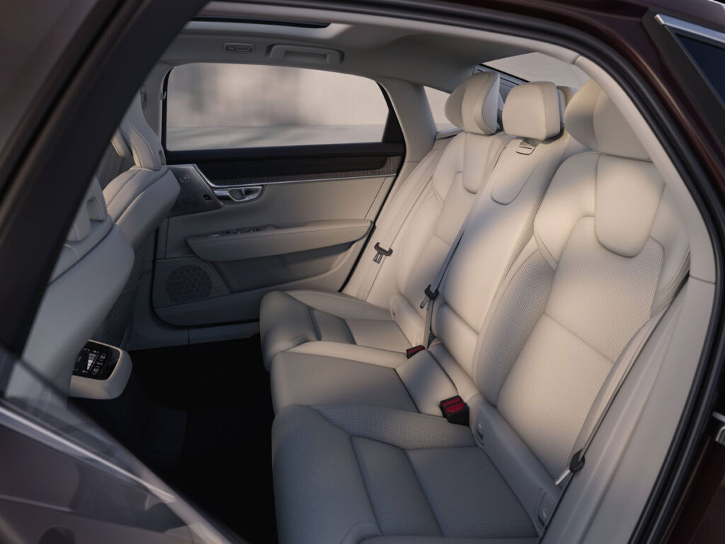 S90 Plug-in Hybrid Ultra 36 S90 Plug-in Hybrid Ultra Hàng ghế sau Volvo S90