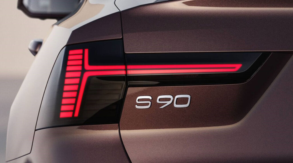 S90 Plug-in Hybrid Ultra 18 S90 Plug-in Hybrid Ultra Đèn sau S90