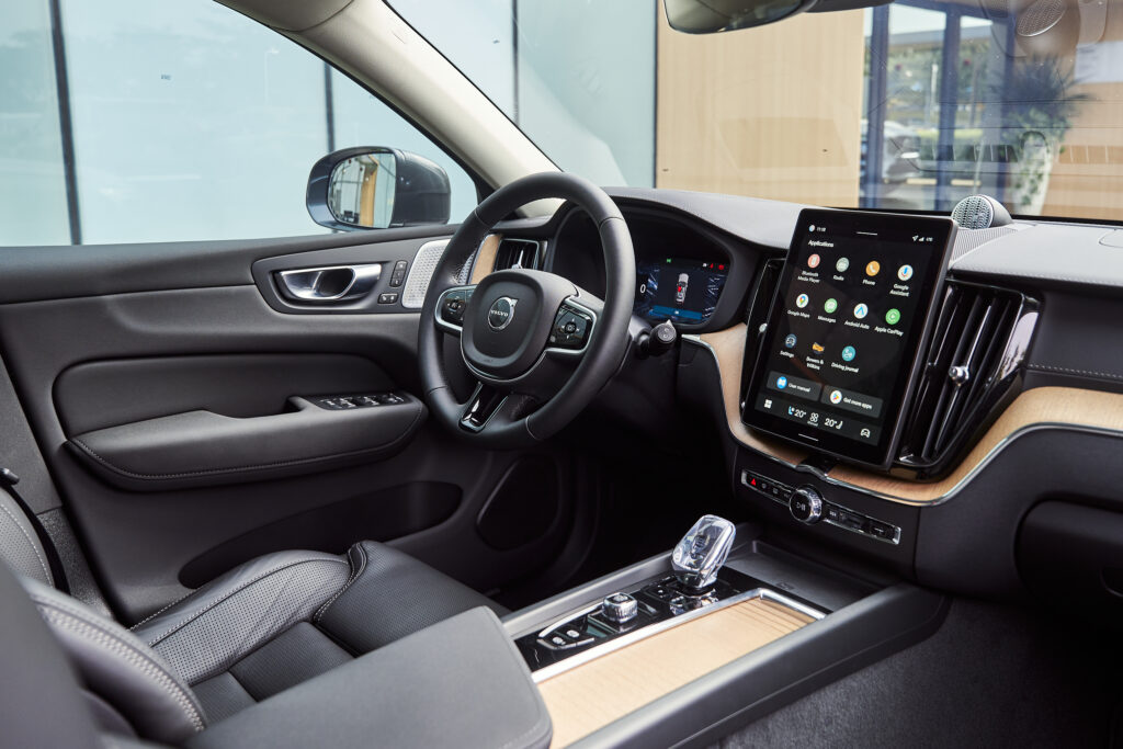 Khoang lái xe XC60 T8