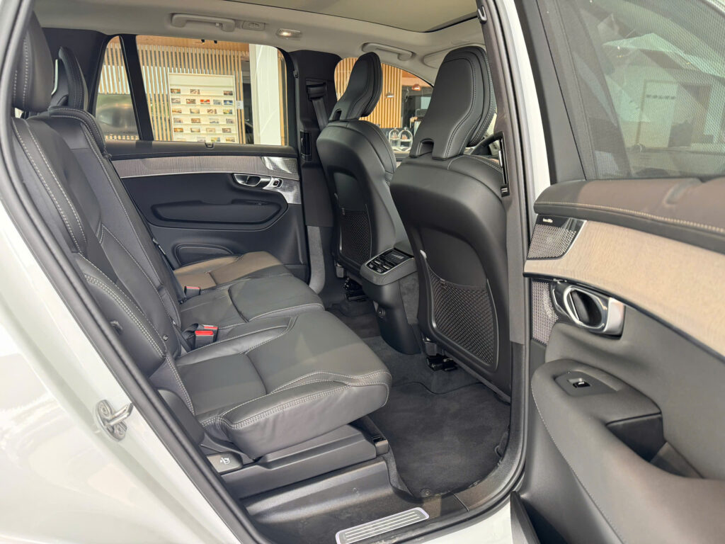 Volvo XC90 Ultra 12 Volvo XC90 Ultra Hàng ghế thứ 2 xe Volvo XC90 B5