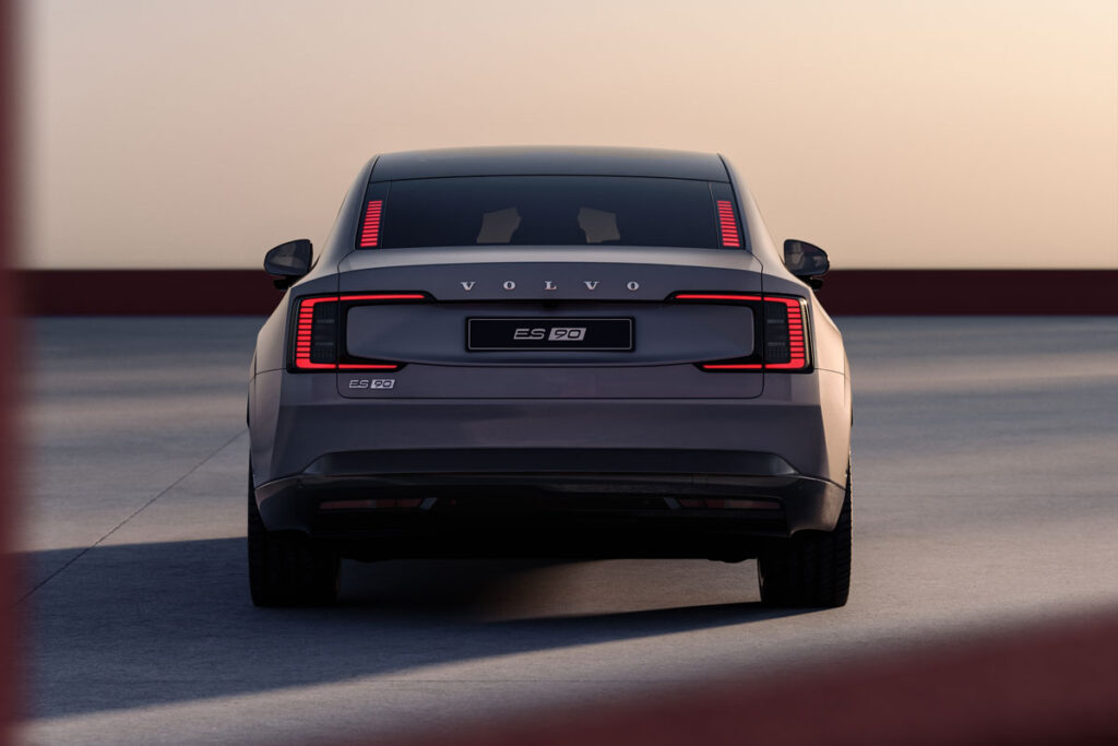 Volvo ES90