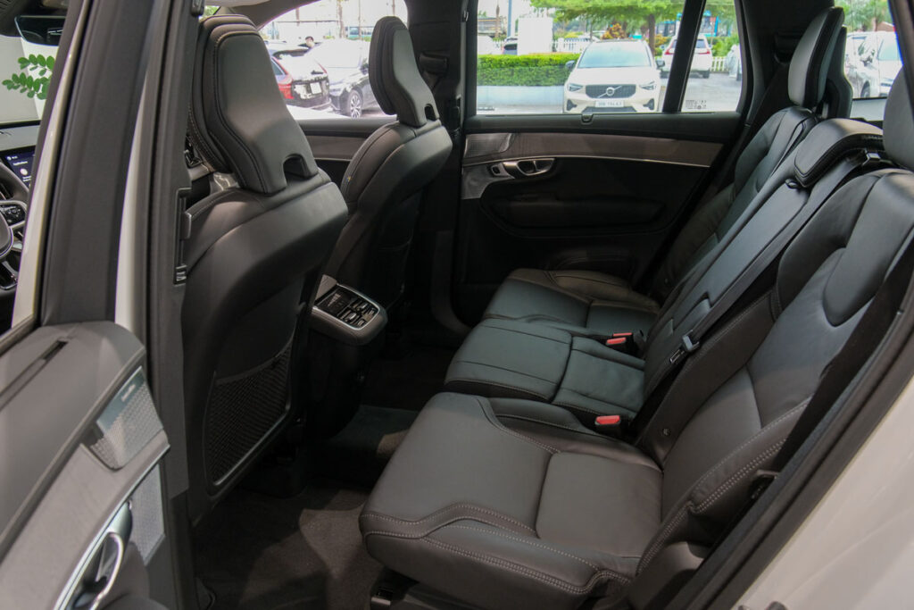 Volvo XC90 Plug-in Hybrid Ultra 2026 27 Volvo XC90 Plug-in Hybrid Ultra 2026 Hàng ghế thứ 2 XC90 T8