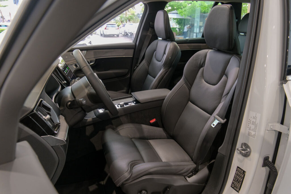 Volvo XC90 Plug-in Hybrid Ultra 2026 20 Volvo XC90 Plug-in Hybrid Ultra 2026 Thiết kế nội thất xc90